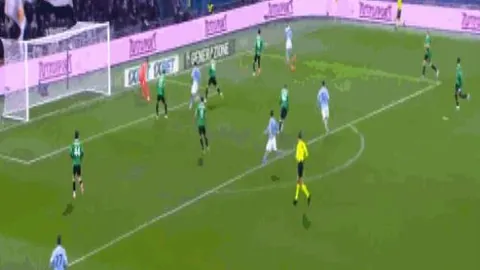 虞书欣拍摄新剧之余热舞《Extral》，网友热议热议不断！